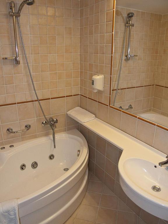 Hotel Castel Dracula Piatra Fântânele Rom bilde